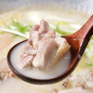 自慢の水炊きは要必見！歯ごたえとジューシーな甘さとうま味♪