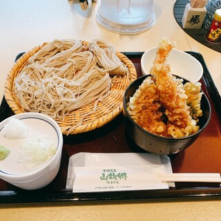 戸隠蕎麦やまざと_0