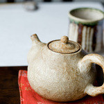 かまど - 優しい風合いの器でお茶を！