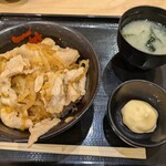 伝説のすた丼屋 - 料理写真:生姜丼五分目