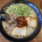 ラーメン リュウリュウ - 料理写真:ラーメン790円