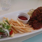 KUPU KUPU - Pork cutlet meat sauce pasta（自家製ミートソースとかつのすぱカツ \1080