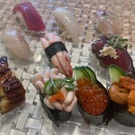 魚八庭 - 