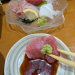 酒菜と炭火 山海鮮 - 油の乗った中トロ