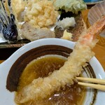 酒菜と炭火 山海鮮 - 海老天を天つゆで