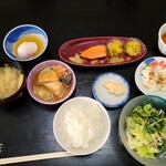 望山亭 ことぶき - 香の物は大根漬け。沢庵に似ていますが、もっとアッサリしています