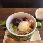 アイン ソフ オウル - ランチとは別にたのんだ 冬季限定 の 
      レンズ豆と焼きバナナのHOTココナッツミルクぜんざい