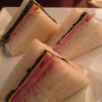 バー クロッカス - 柚子胡椒のきいたハムサンド