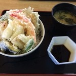 マルトモ水産 鮮魚市場 - 天丼(1300円)