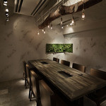 Omotesandoukintan - 個室は緑の開放的な雰囲気をウォールで演出。白を貴重に、品のある部屋を3部屋、ご用意しております