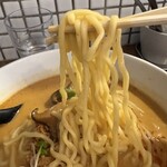 麺処 まるよし - 担々麺、麺リフトアップ