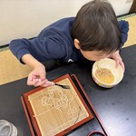 本丸茶屋 - 10時のおやつをガツガツ啜る我が子