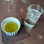陶路子 - 抹茶入り緑茶、水