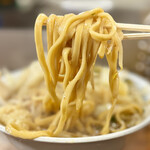 ラーメン凛 - ラーメンポン酢・ニンニク（1100円）＋青唐辛子（100円）