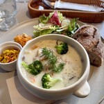 鎌倉ワイナリー・ワインショップ&カフェ ドメーヌナツメ - オイスターチャウダー