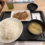 松屋 - 料理写真:限定メニュー、牛肉と牡蠣のオイスターソース炒め