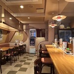 八峰 - 入ったら予想外に広いし清潔感あり
