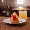 ホルン - いちごのタルト（1150円） りんごジュース（550円）
