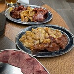 ホルモンいとうや - ホホ、上ミノ、ハラミ　　・ホルモン、ハツ