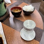 ホルモンいとうや - ご飯　小　味噌汁、日本酒