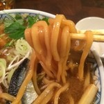 麺や庄の - 麺はいつものつけ麺の太麺〜！やー♡なんて美味しいんだろー！
      1番麺の美味しさともちもち感が感じられる柔らかさと茹で加減！
      
      
      一口食べて私はこの麺がやっぱり大好きなのだーー！と叫びたくなってしまいました笑