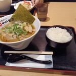 熟成醤油ラーメン 十二分屋 - 料理写真: