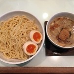 麺屋 轍 - 極太つけ麺、味玉は別売り