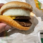 マクドナルド - 料理写真:夜マック　倍エッグチーズバーガー 370円