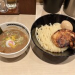 アンダーグラウンド ラーメン 頑者 - 