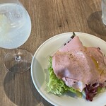 346258044 - ランチのサラダと、リモンチェッロソーダ