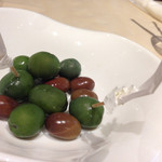 アルティスタ， - 