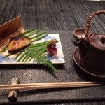 星のや京都 - 河豚の土瓶蒸しと焼き物（鰤の味噌漬け）