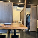 居酒屋燃えた うらめし屋 - 店内