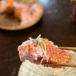 居酒屋燃えた うらめし屋 - サーモンレアカツ