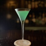 バー ノーブル - ■XYZ (ブルーキュラソー)￥1.350