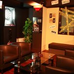 DARTS&BAR Twenty eight.st - 【ダーツ台付きソファーシート】　ゆっくりお酒を楽しむも良し、ダーツを盛りあがるも良し♪