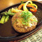 ビストロ サザンウインド - 倉石牛100%プレミアムハンバーグ。