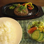 ビストロ サザンウインド - 倉石牛100%プレミアムハンバーグはセットです。