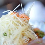 涵梅舫 - 揚州燙干絲（せんぎりおしどうふたれがけ）、蝦米（ほしえび）に薑絲（はりしやうが）