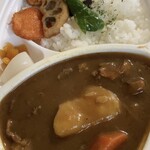 もんじゅのお台所 - カレー（揚げ野菜付き）。