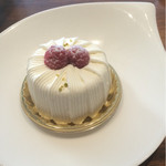 パティスリーエス - 店名のエス！ドロップ形のぉ皿もかゎいぃ！(^O^)