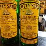 山猫軒 - 食後酒に４０年前のカティサーク！４／５Ｑｕａｒｔなんて表示方があったんですね・・・