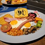 フードホール - 料理写真:9と3/4番線オールデイブレックファスト