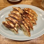 水餃子と胡椒シュウマイの二兎 - 焼き餃子10ヶ