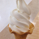 ミルクランド東毛 ニコモール店 - ソフトクリーム バニラ 220円