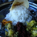 Spice&Dining KALA - カレーや薬味を皿から卸して～～　→　→