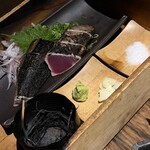 駱駝別邸 - カツオのタタキ これも生臭さゼロで美味しかった！