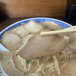 純とんこつ無双 - チャーシューもも肉かな？