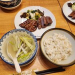 牛たん炭焼き 利久 仙台駅店 - 