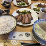 牛たん炭焼き 利久 仙台駅店 - 